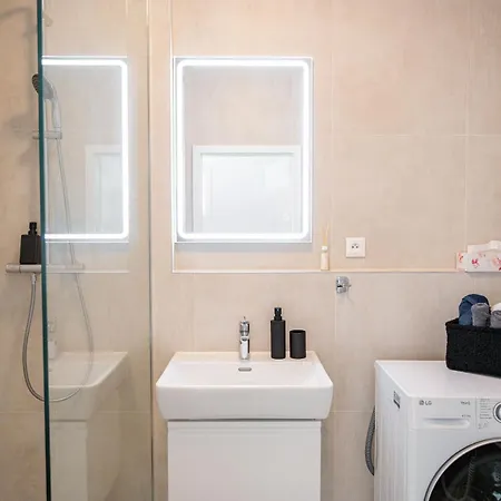 Center Free Parking Apartment